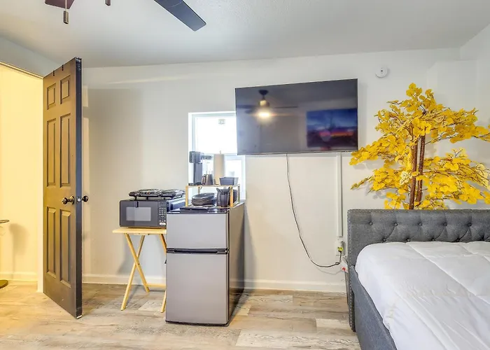 Desert 5 Mi To Dtwn W/ Shared Yard *