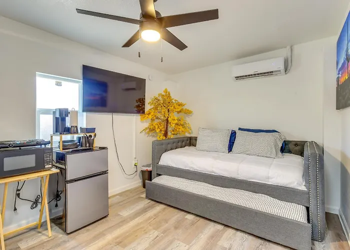 Desert 5 Mi To Dtwn W/ Shared Yard Apartamento